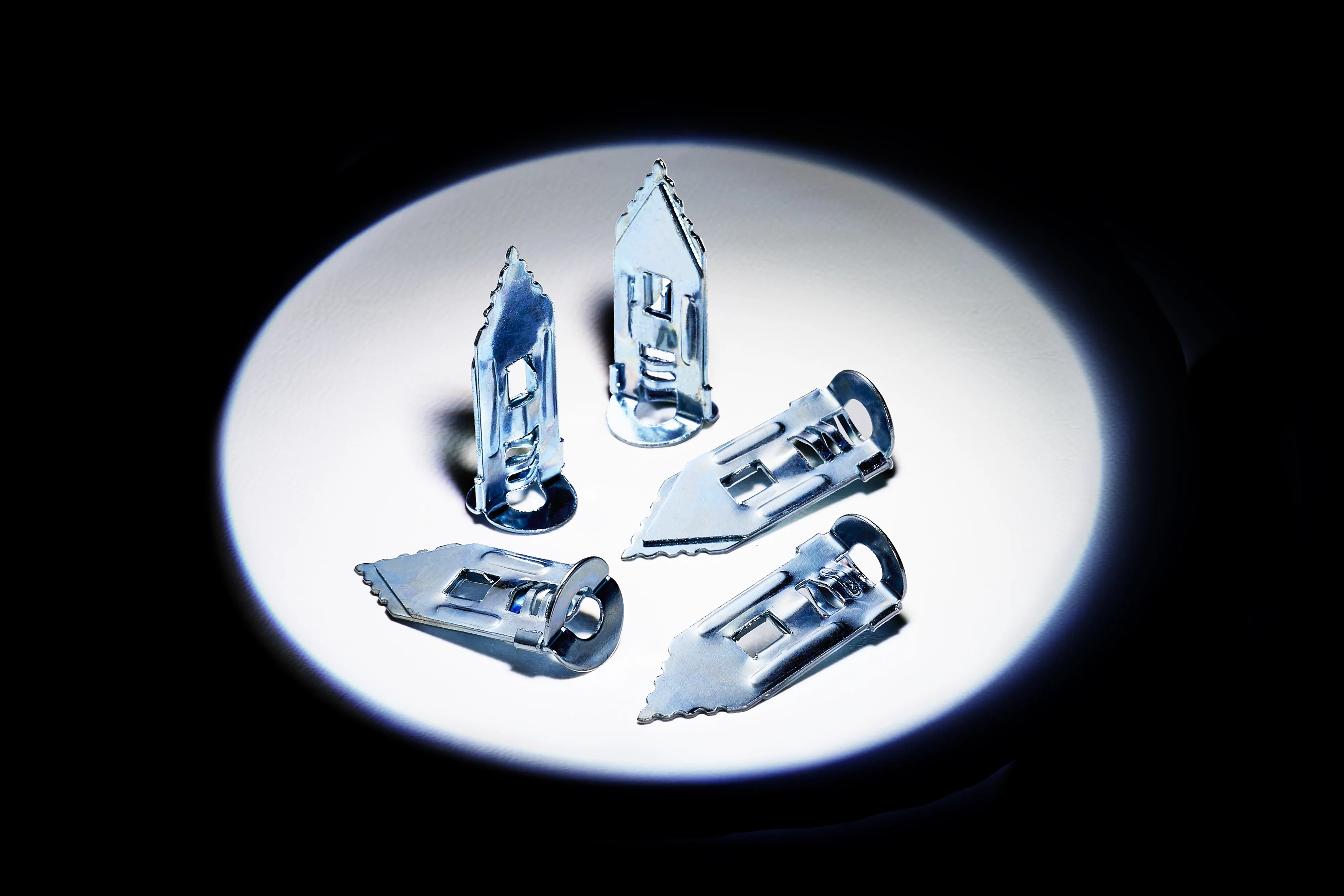 バッチリボードアンカー(打ち込み型)の製品画像